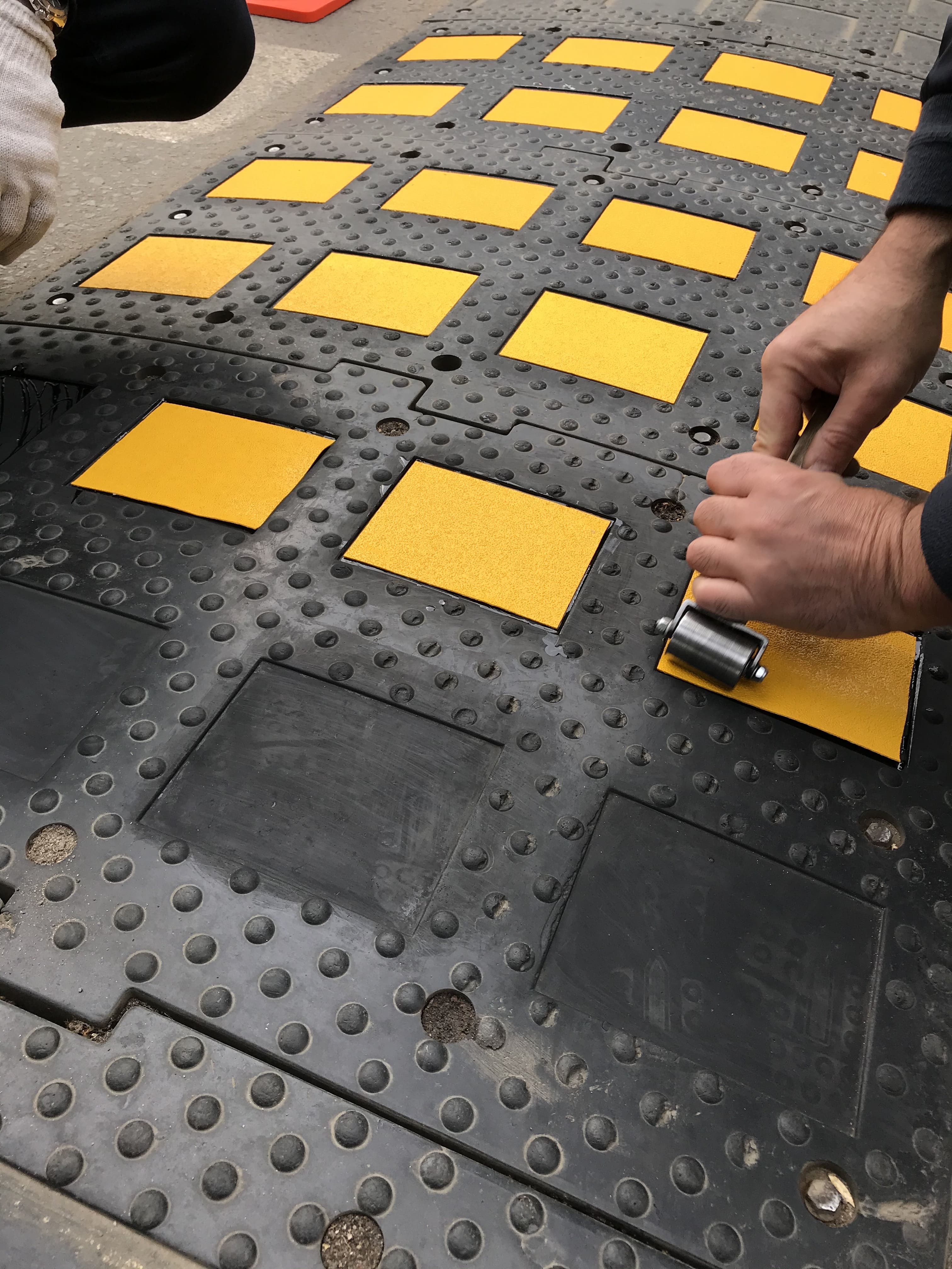 Светоотражатель самоклеящийся желтый 110х150