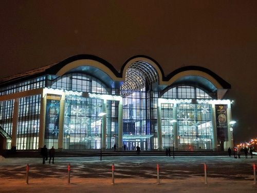 Парковка у КЗЦ Миллениум