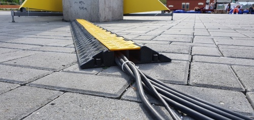 Уличный кабель-канал для стационарной защиты проводов