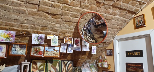 Антикражное зеркало в торговом зале