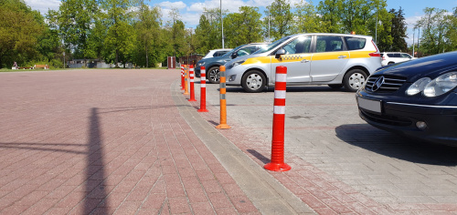 Установка парковочных ограничительных столбиков