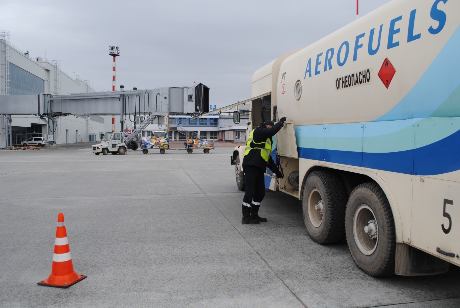 Конус сигнальный КС 3.10.0 (с утяжелителем) для аэропортов