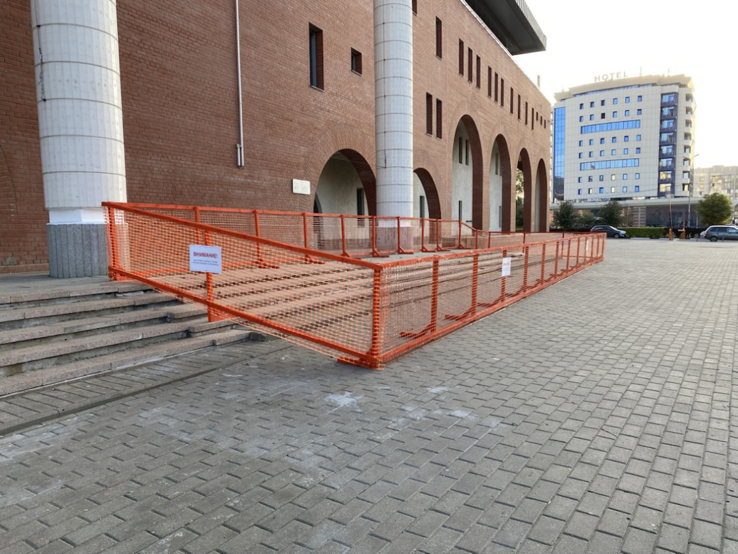 Сетка пластиковая оградительная А-100 1.2*50м, ячейка 45x95 (К)