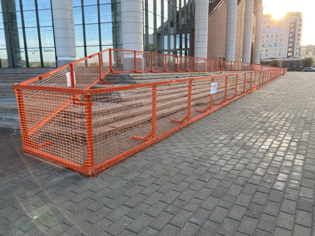 Сетка пластиковая оградительная А-150 1.3*25м, ячейка 40x45 (К)