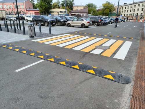 Как установить лежачего полицейского? Наш пример