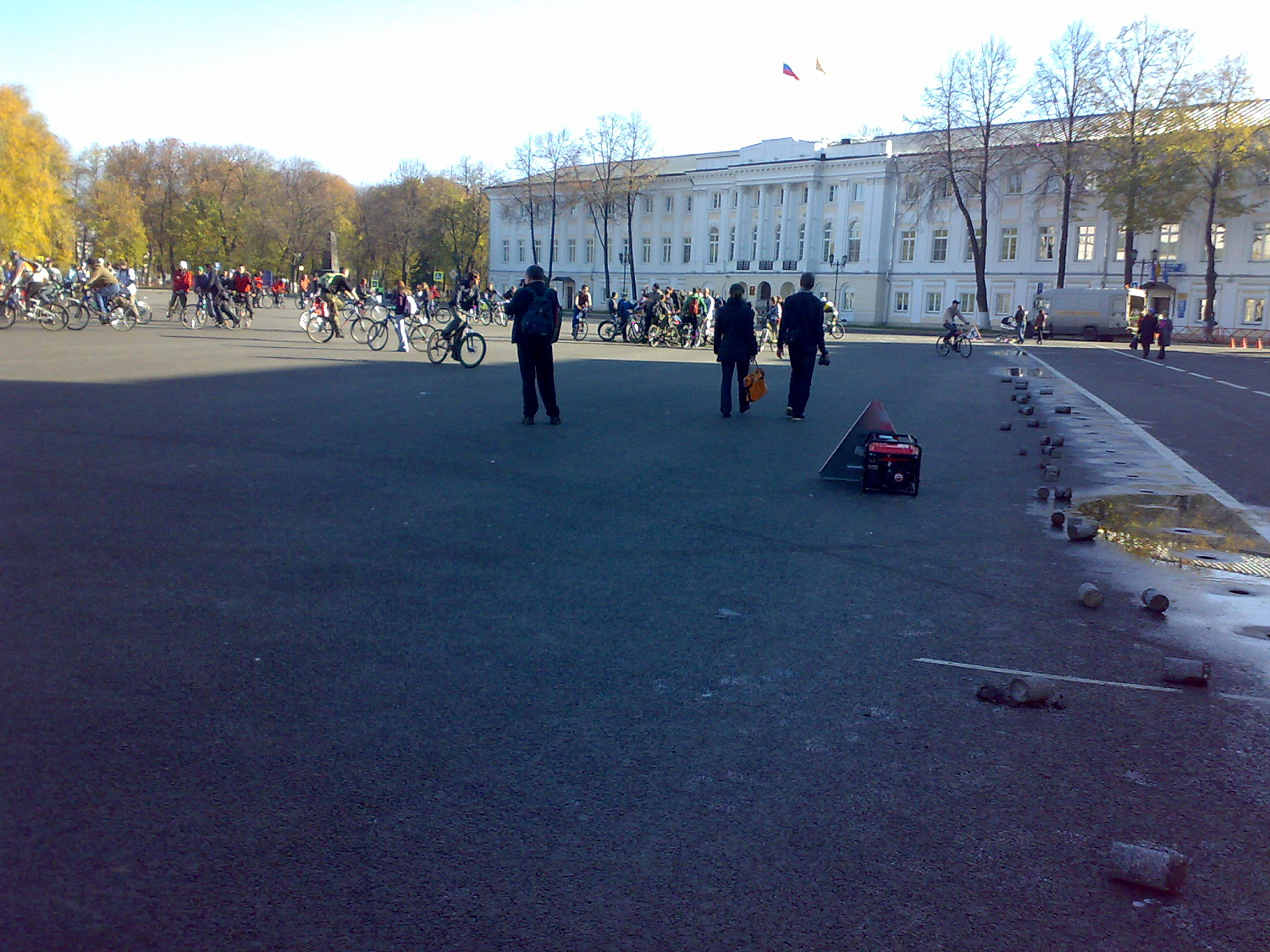 Установка съемных парковочных столбиков